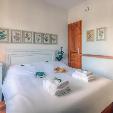 Sleeps 2 Apartment